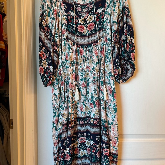 Flowy Floral Dress - Picture 2 of 5